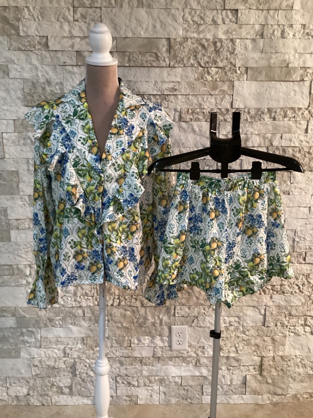 Chicwish Lemon Print Ruffled Bubble Sleeve Top & Shorts Set Blue Floral Size XS